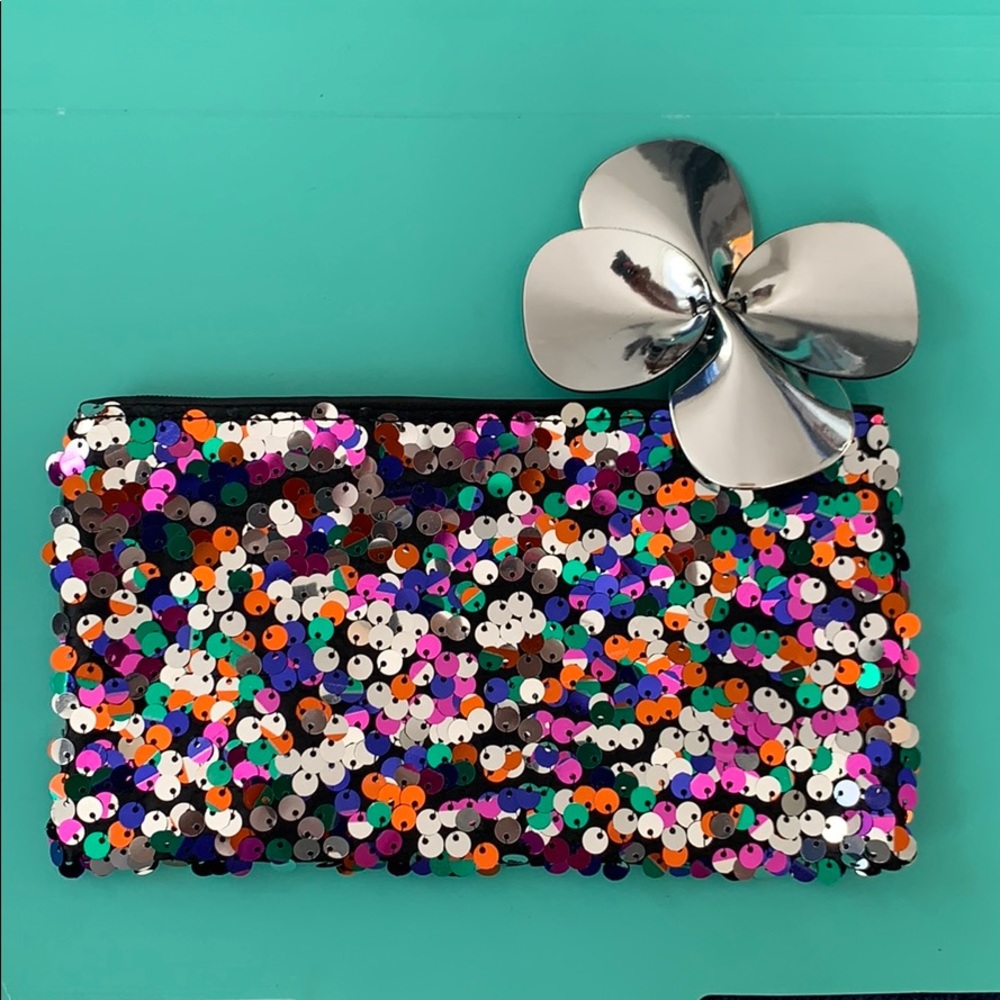 Makeup bag (MAC)
